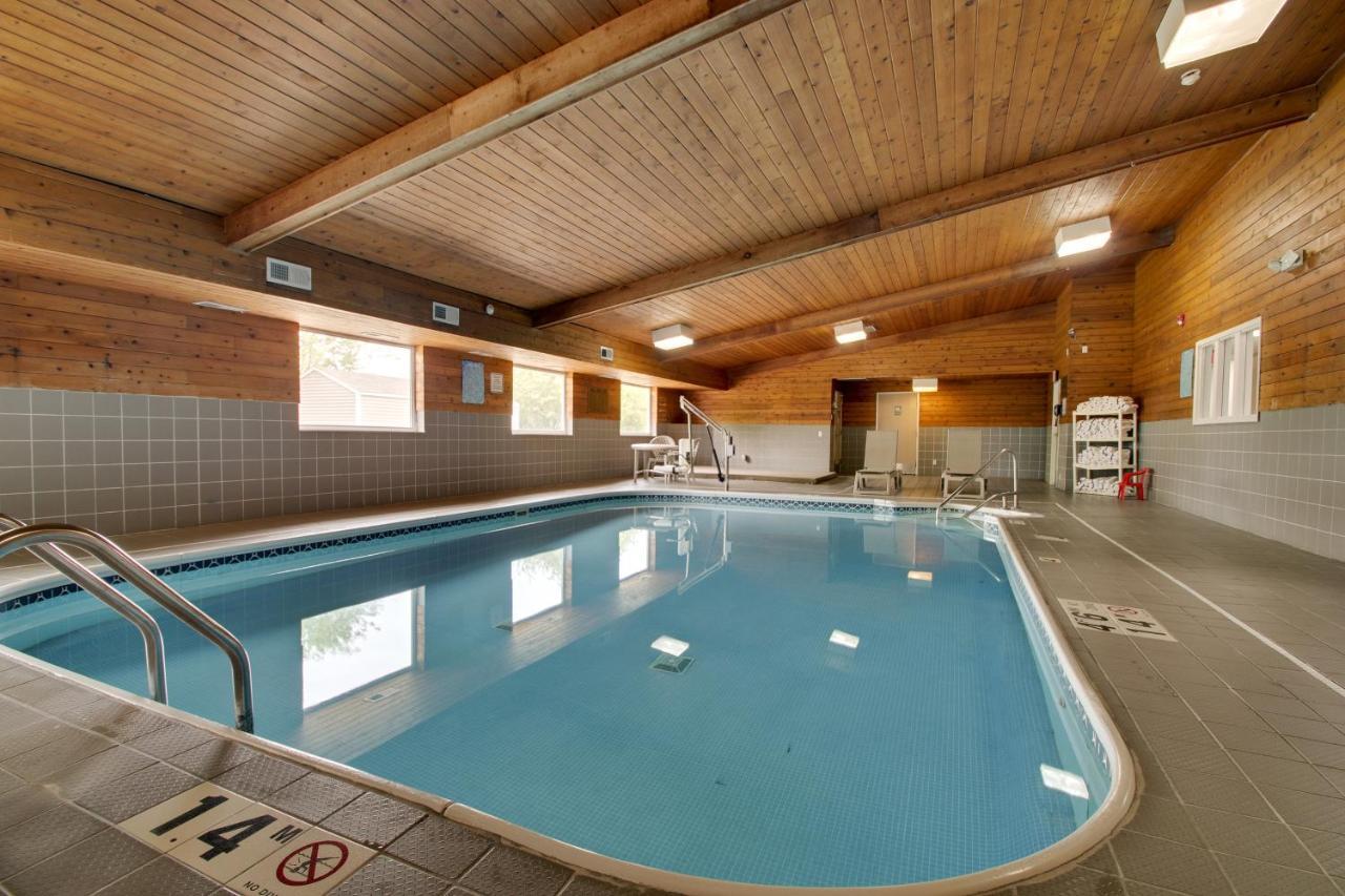 Everspring Inn & Suites Oskaloosa Екстериор снимка