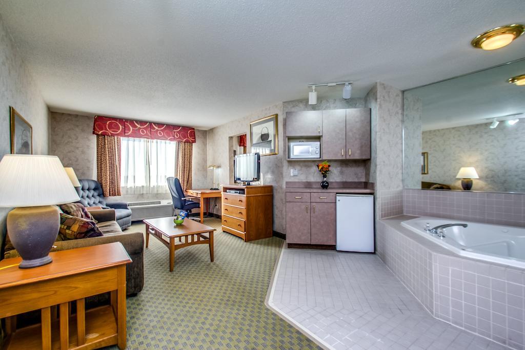 Everspring Inn & Suites Oskaloosa Стая снимка