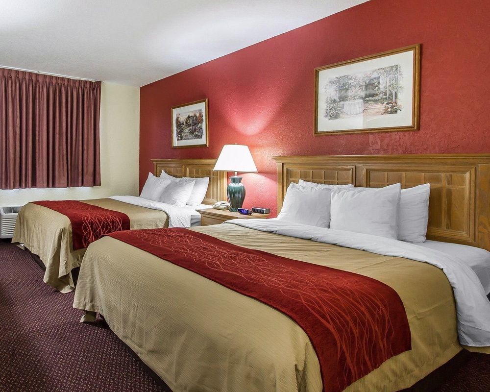 Everspring Inn & Suites Oskaloosa Екстериор снимка