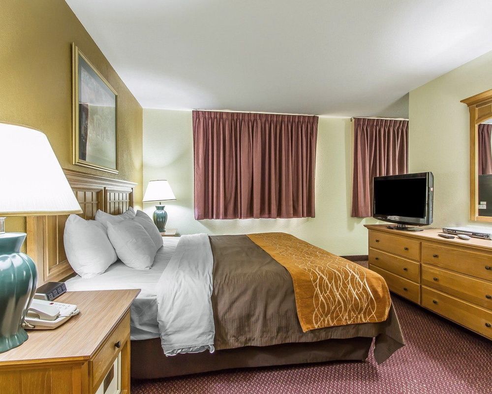 Everspring Inn & Suites Oskaloosa Екстериор снимка
