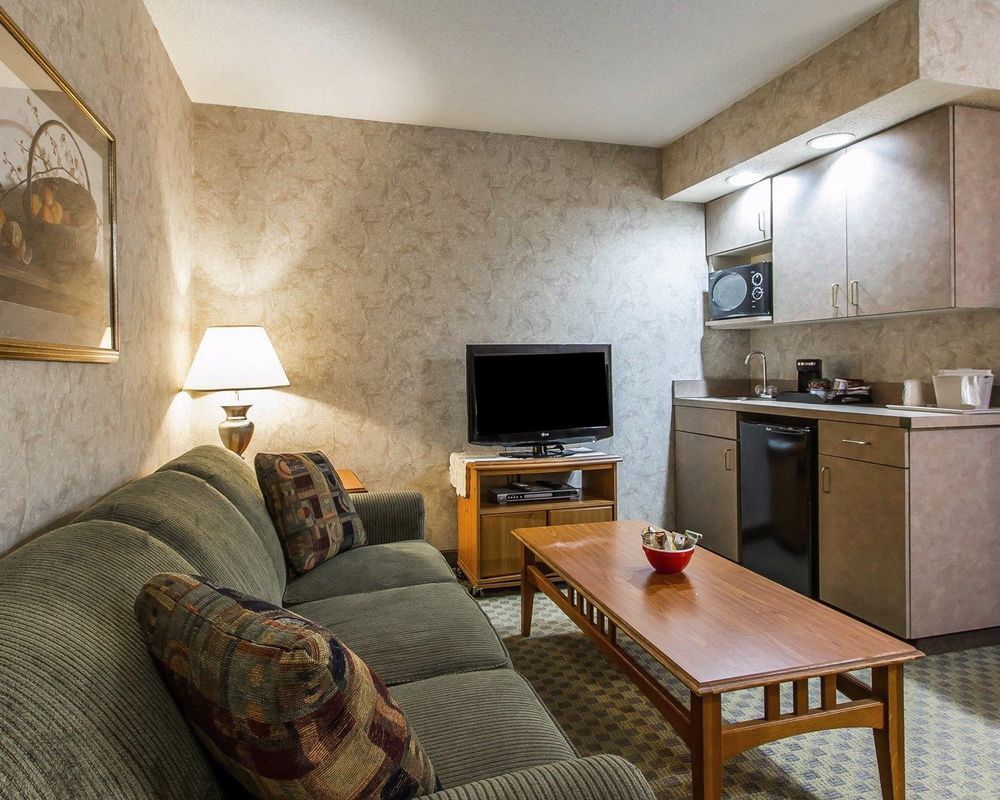 Everspring Inn & Suites Oskaloosa Екстериор снимка