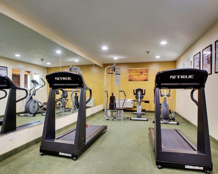 Everspring Inn & Suites Oskaloosa Екстериор снимка