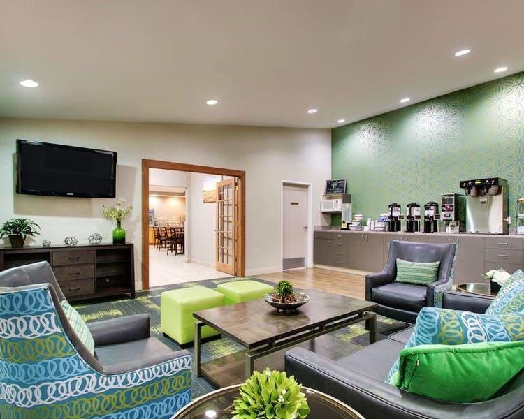 Everspring Inn & Suites Oskaloosa Екстериор снимка