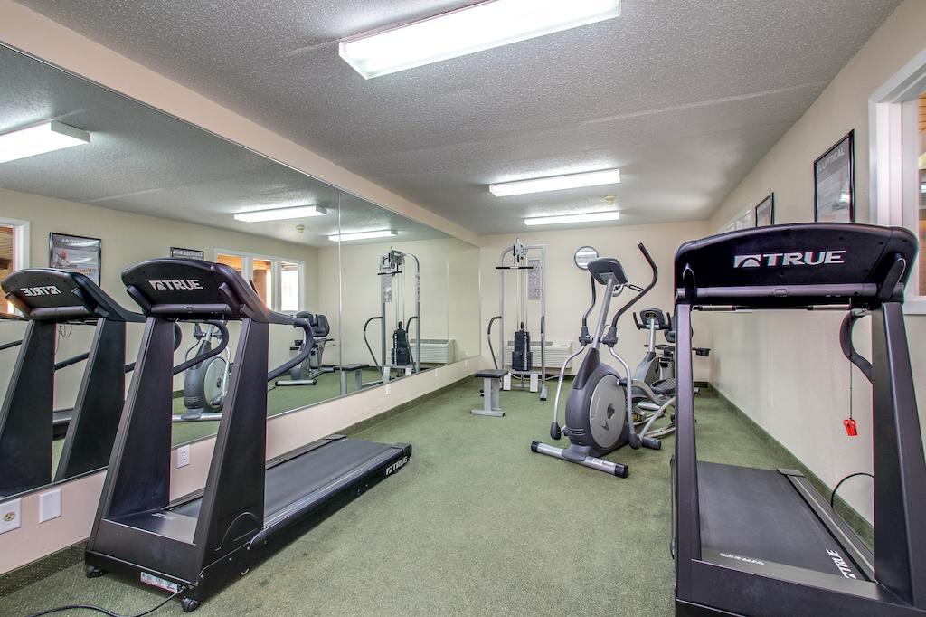 Everspring Inn & Suites Oskaloosa Екстериор снимка